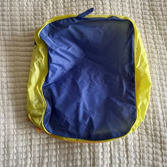 Baggu packing cube (medium, mesh) - Picture 1 of 2